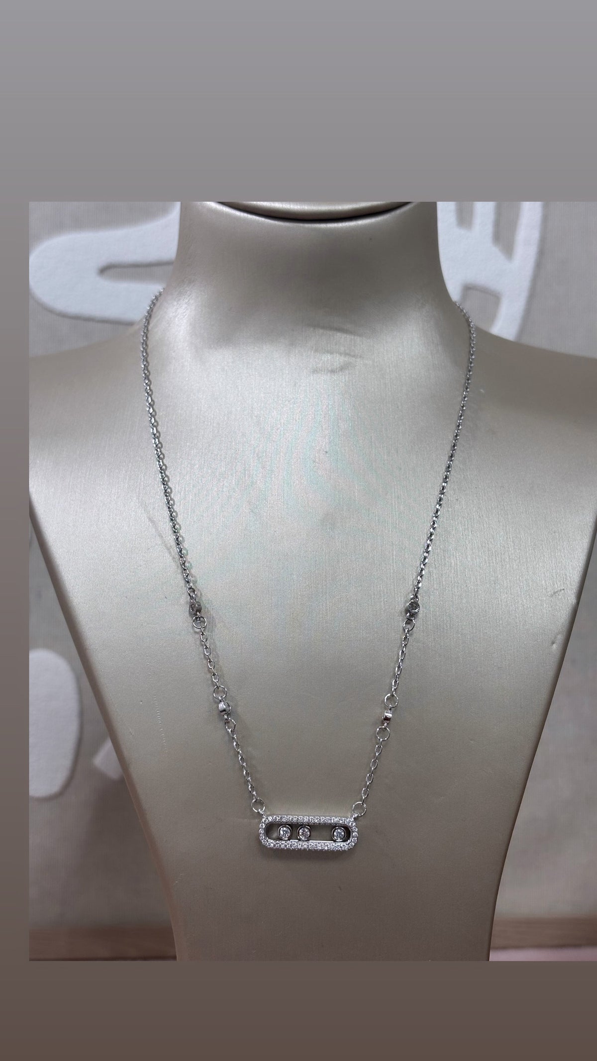 Collier MESS