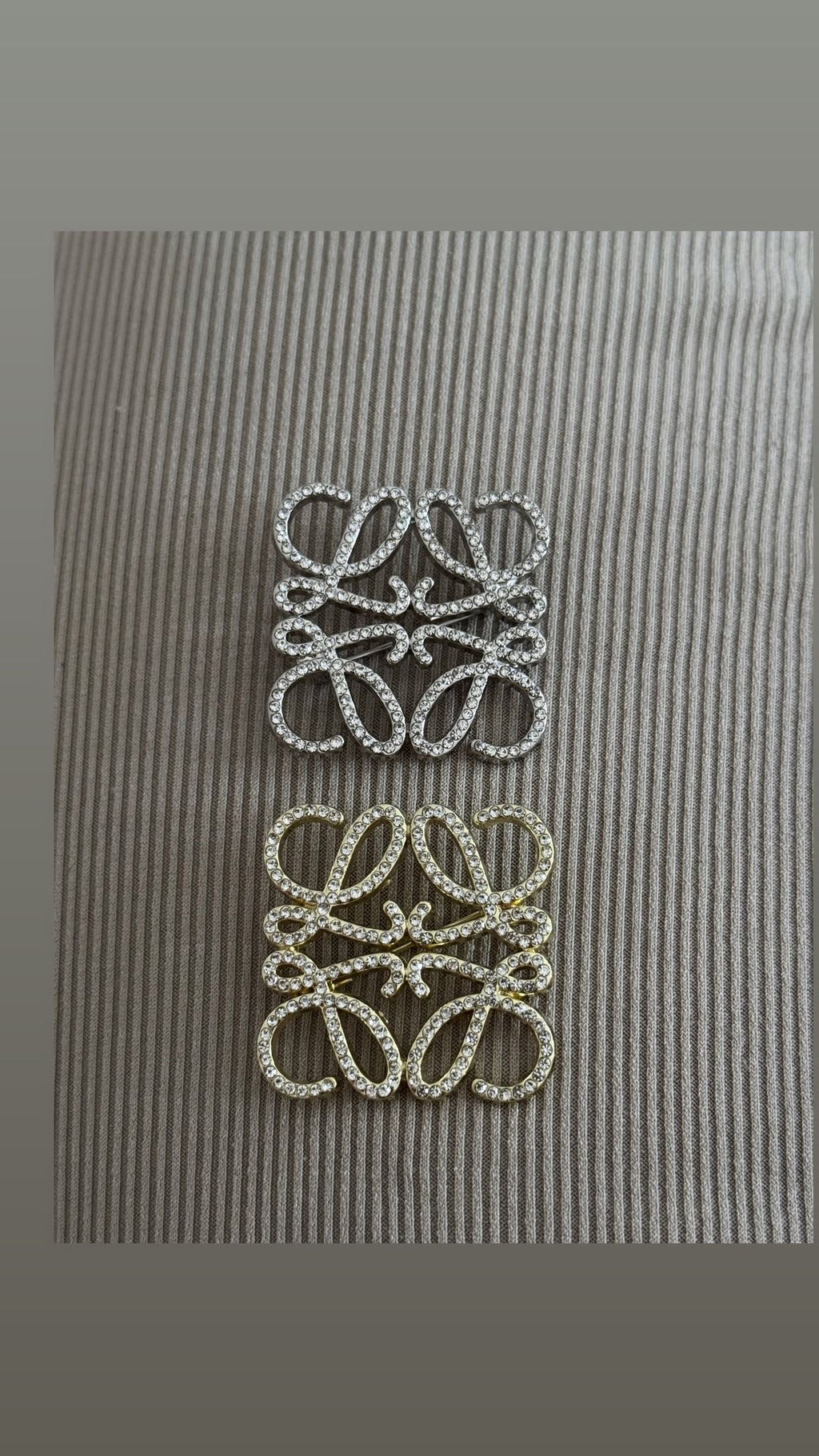 Broche mini loe
